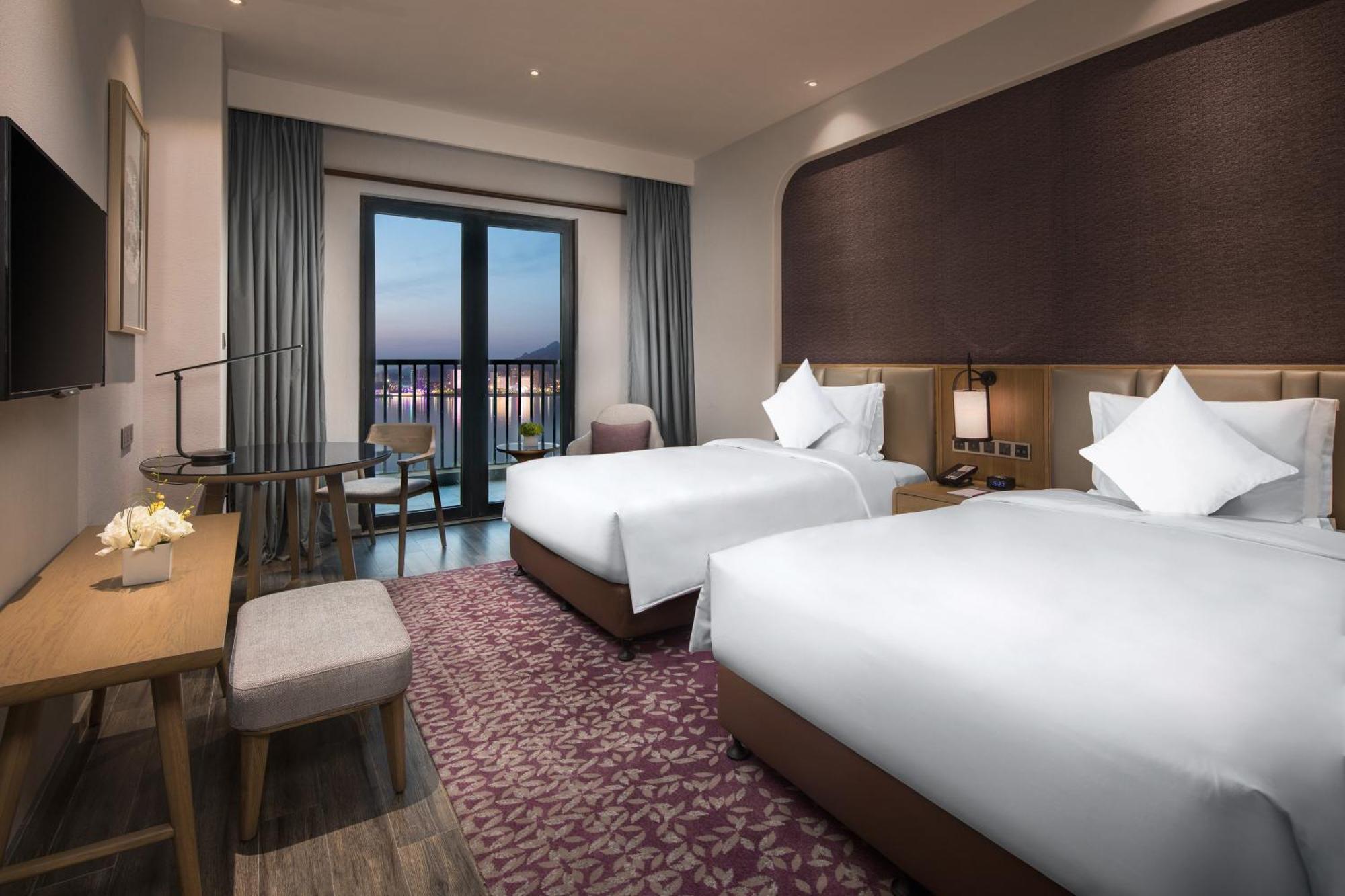 מלון Crowne Plaza Qingdaoorientalmoviemetropolis By Ihg מראה חיצוני תמונה