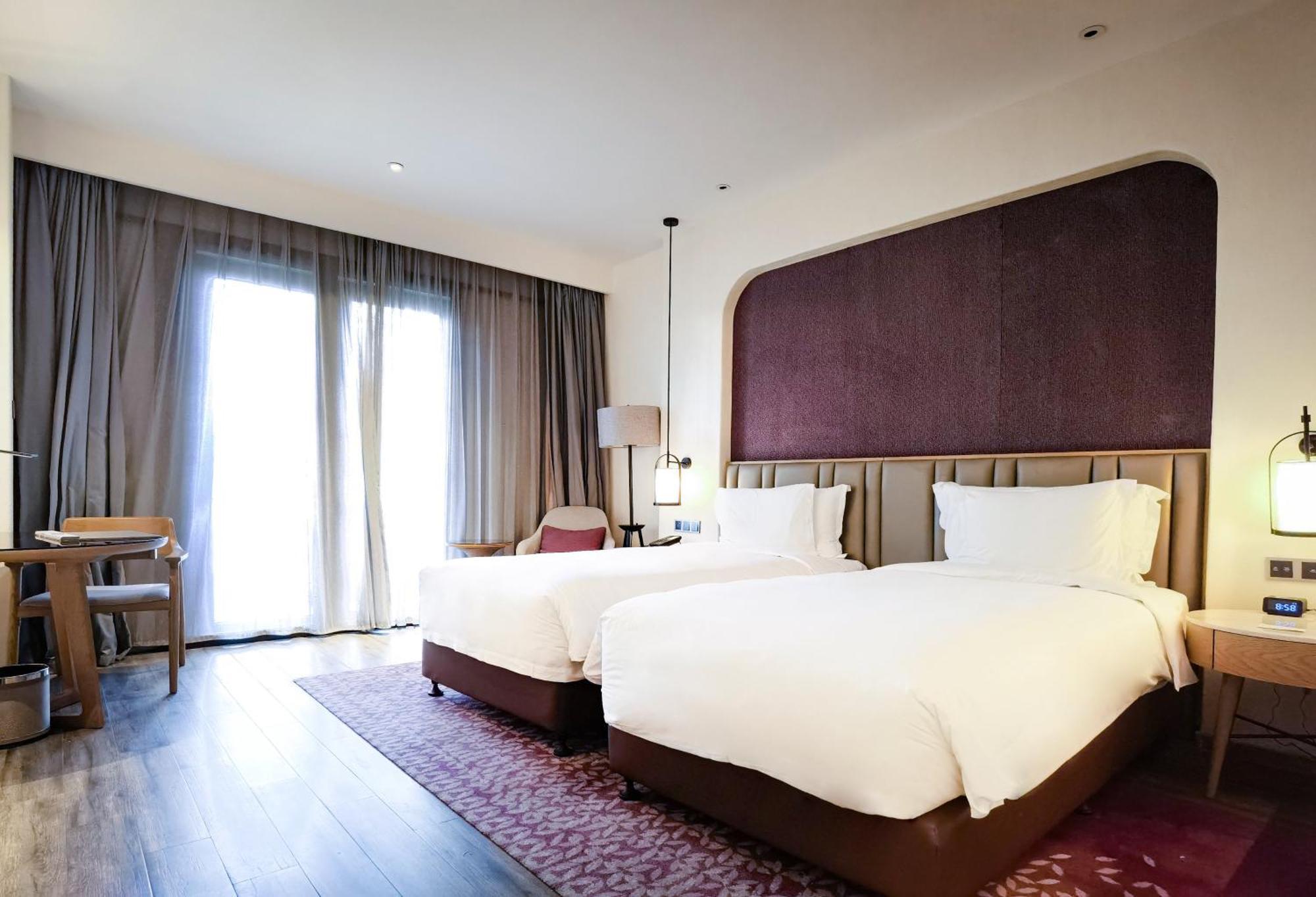 מלון Crowne Plaza Qingdaoorientalmoviemetropolis By Ihg מראה חיצוני תמונה
