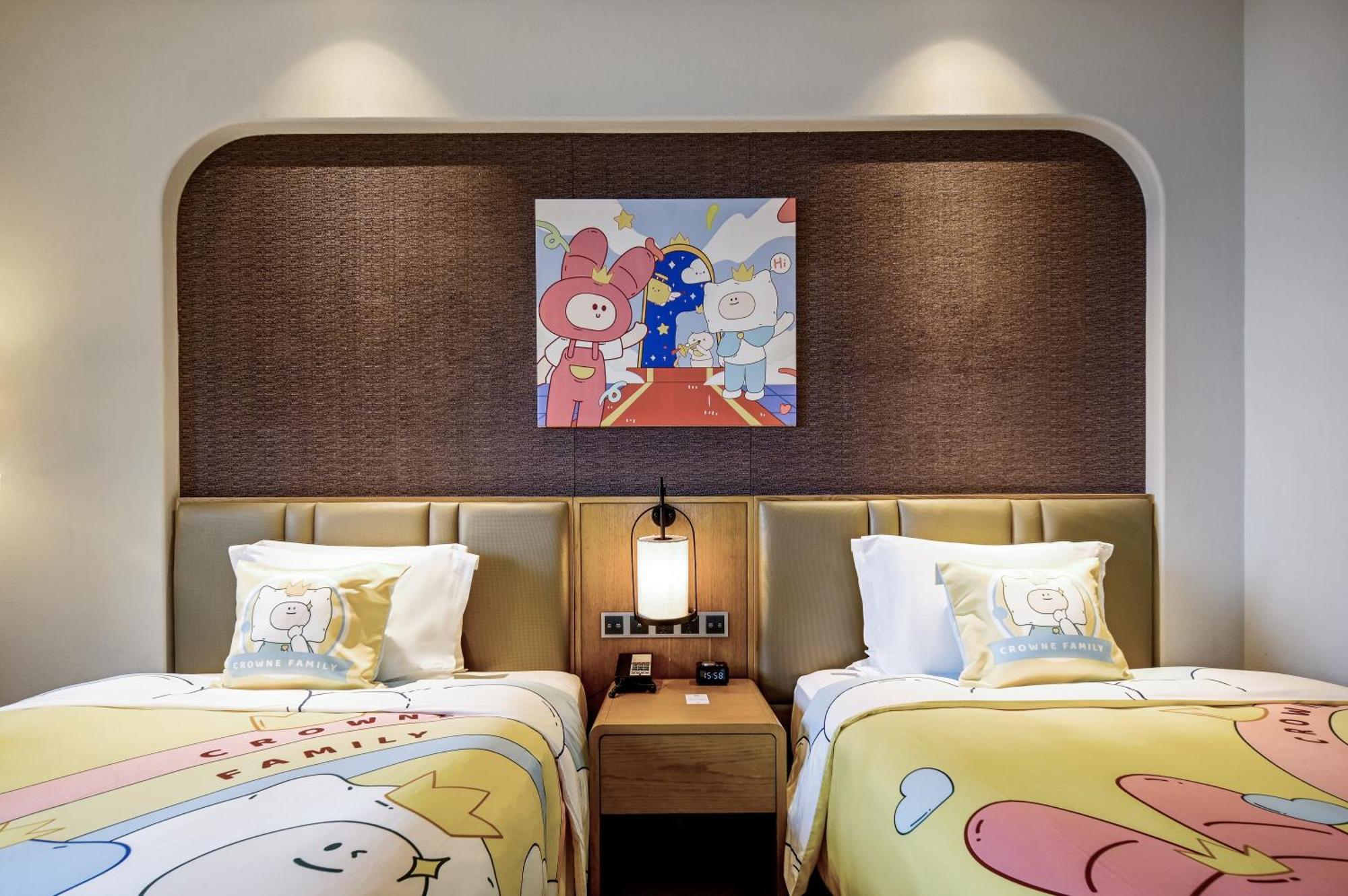 מלון Crowne Plaza Qingdaoorientalmoviemetropolis By Ihg מראה חיצוני תמונה