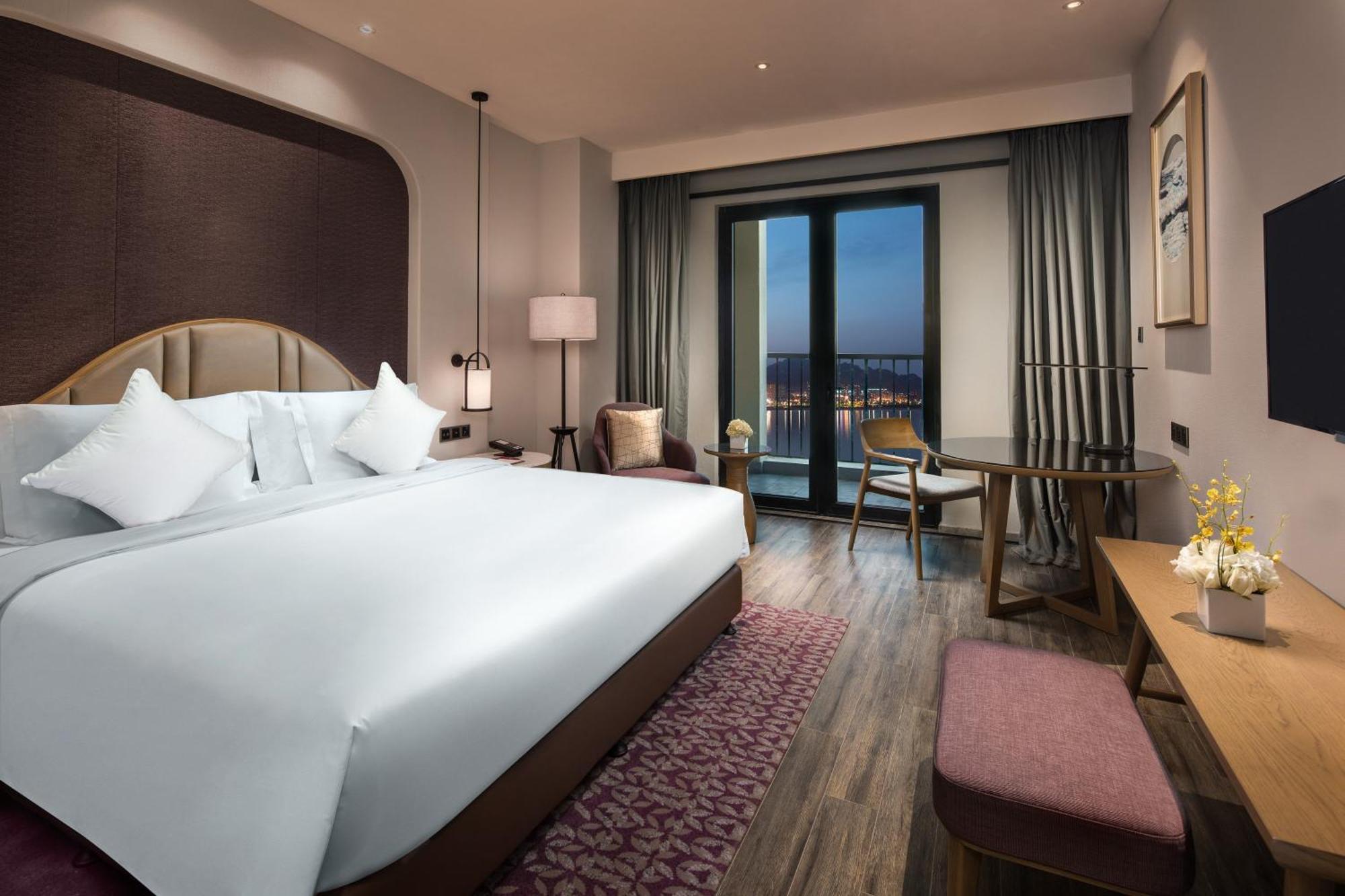 מלון Crowne Plaza Qingdaoorientalmoviemetropolis By Ihg מראה חיצוני תמונה