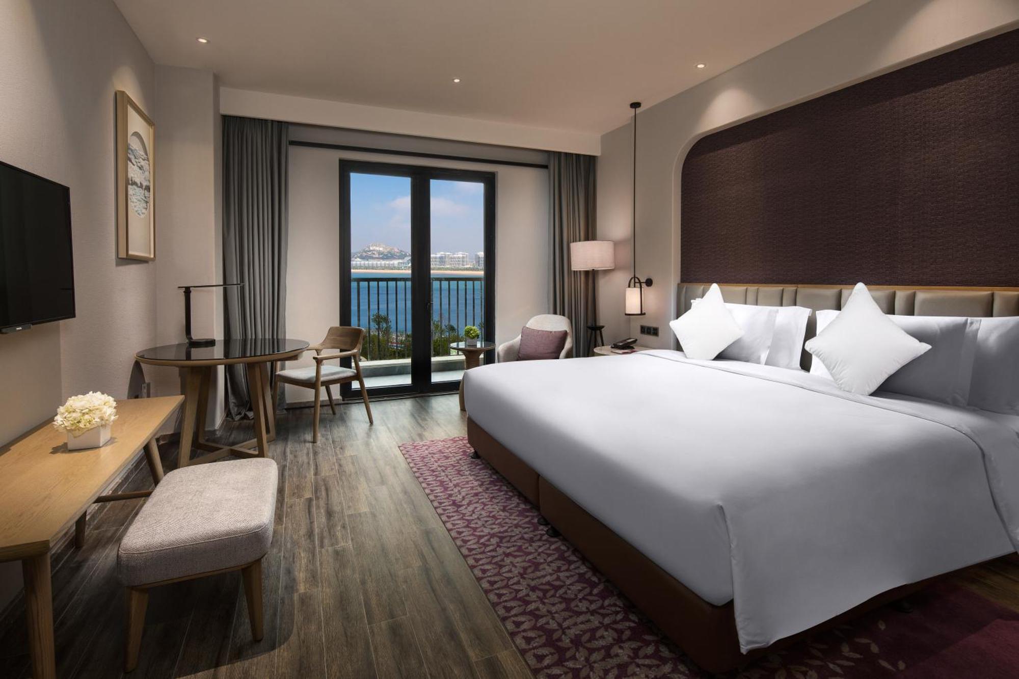 מלון Crowne Plaza Qingdaoorientalmoviemetropolis By Ihg מראה חיצוני תמונה