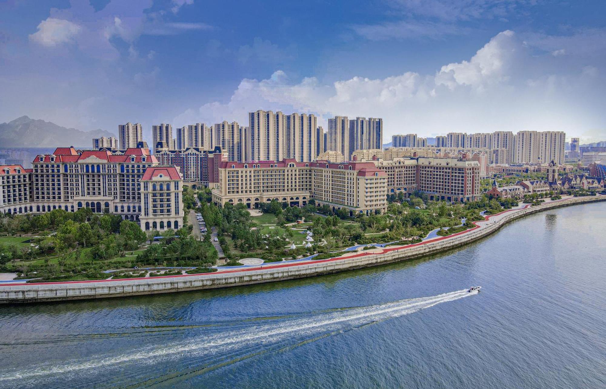 מלון Crowne Plaza Qingdaoorientalmoviemetropolis By Ihg מראה חיצוני תמונה