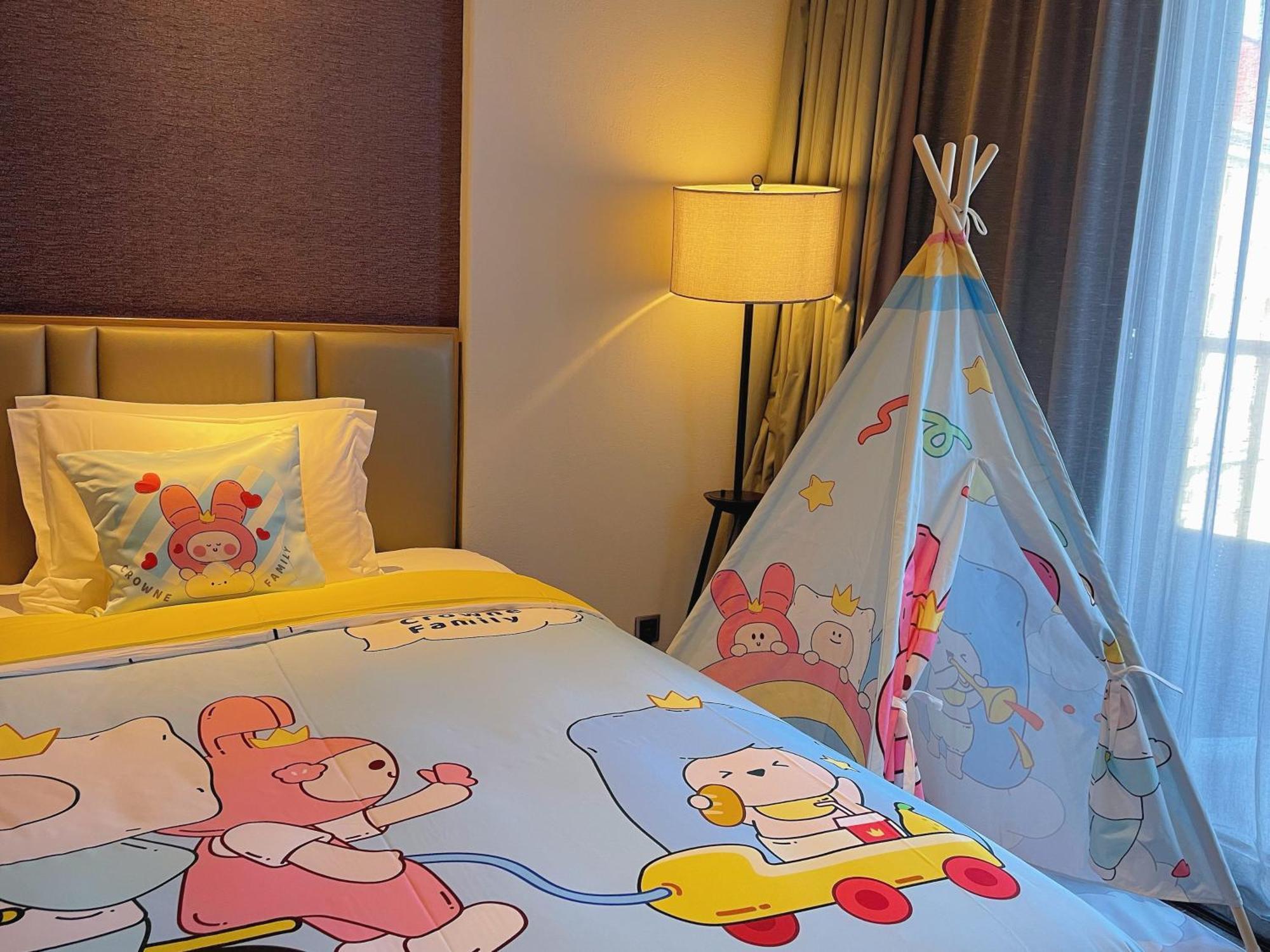 מלון Crowne Plaza Qingdaoorientalmoviemetropolis By Ihg מראה חיצוני תמונה