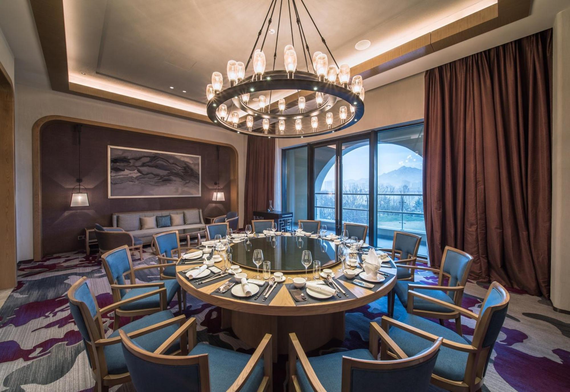 מלון Crowne Plaza Qingdaoorientalmoviemetropolis By Ihg מראה חיצוני תמונה