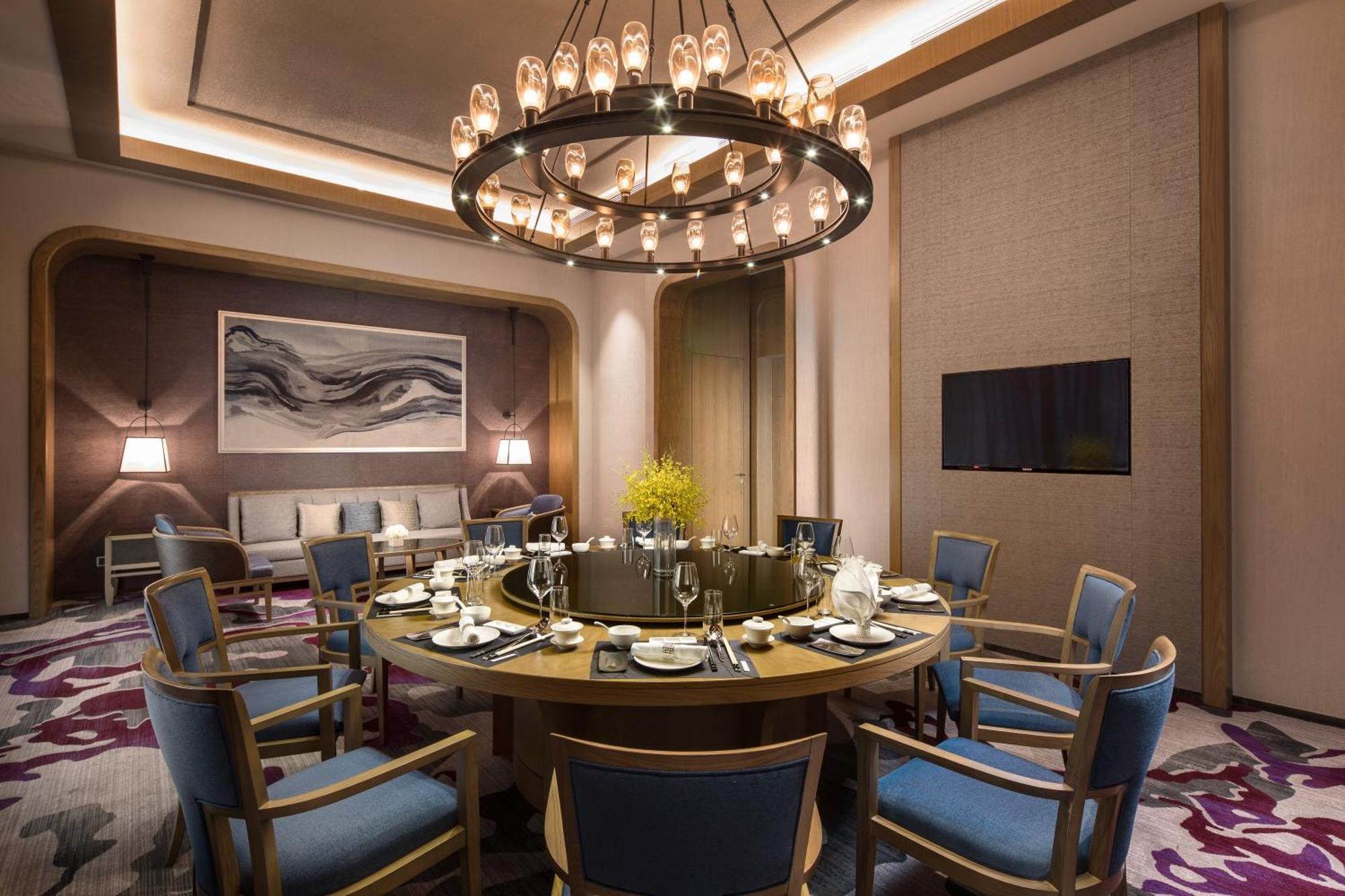 מלון Crowne Plaza Qingdaoorientalmoviemetropolis By Ihg מראה חיצוני תמונה