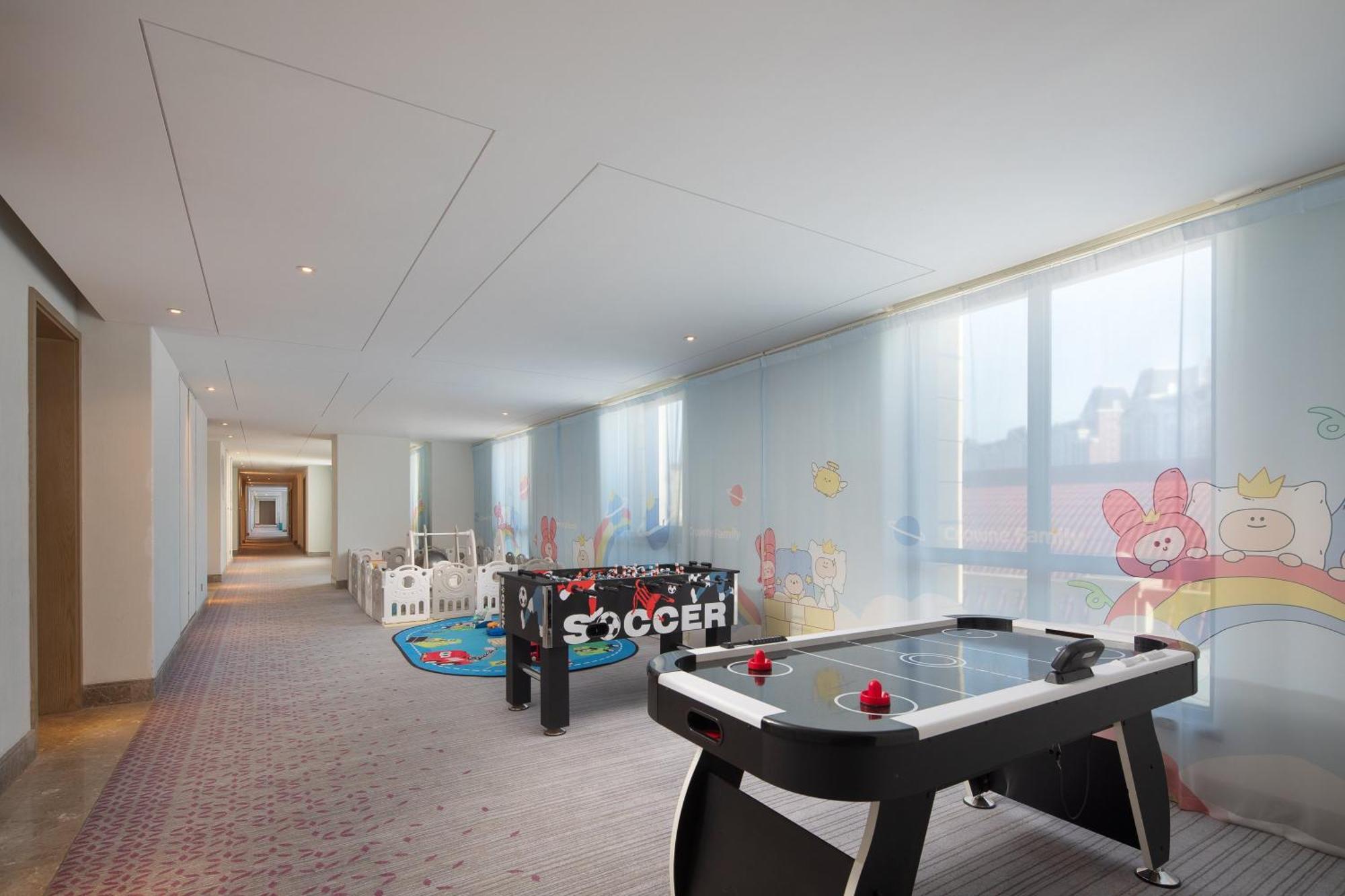 מלון Crowne Plaza Qingdaoorientalmoviemetropolis By Ihg מראה חיצוני תמונה