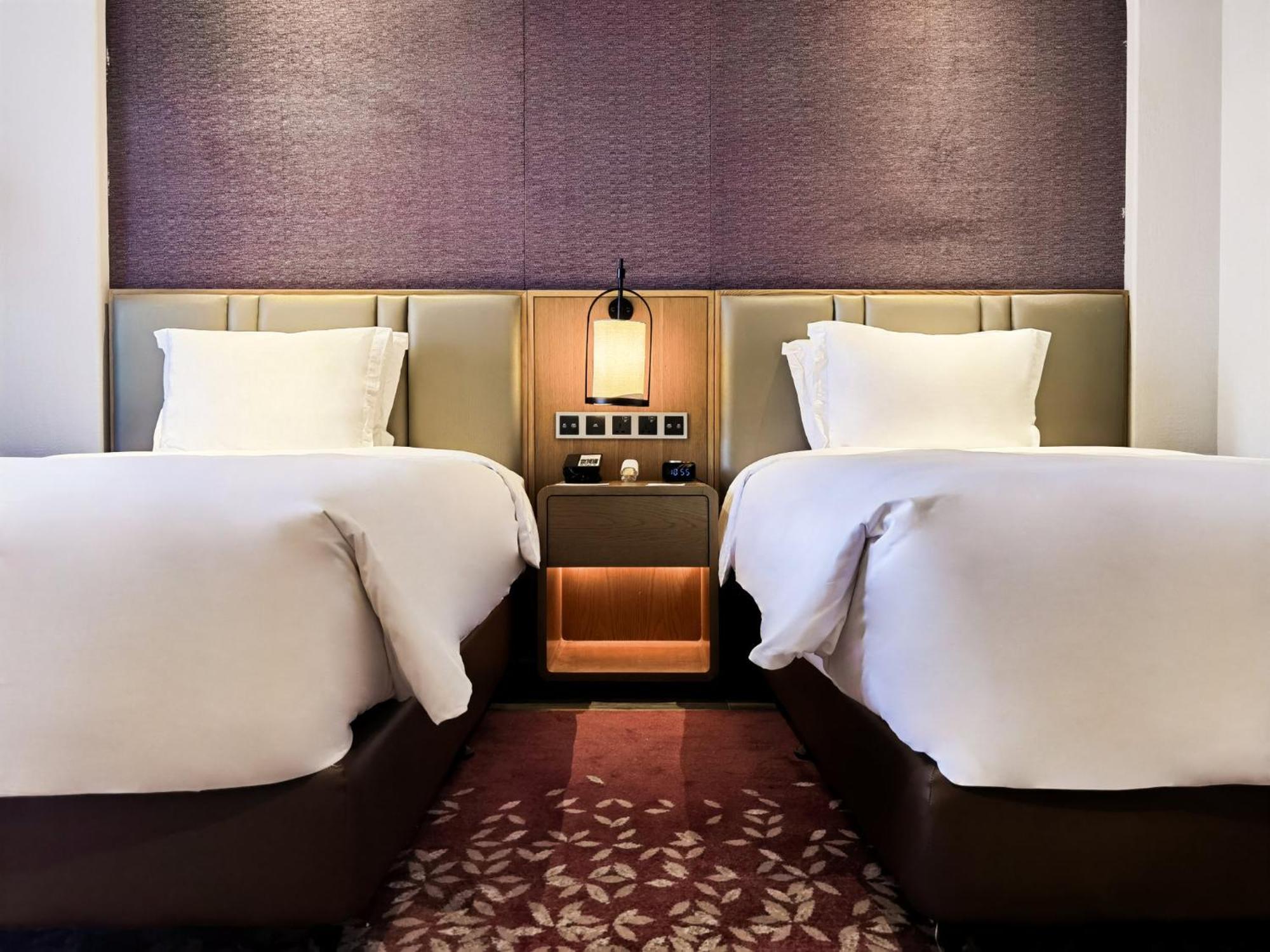 מלון Crowne Plaza Qingdaoorientalmoviemetropolis By Ihg מראה חיצוני תמונה