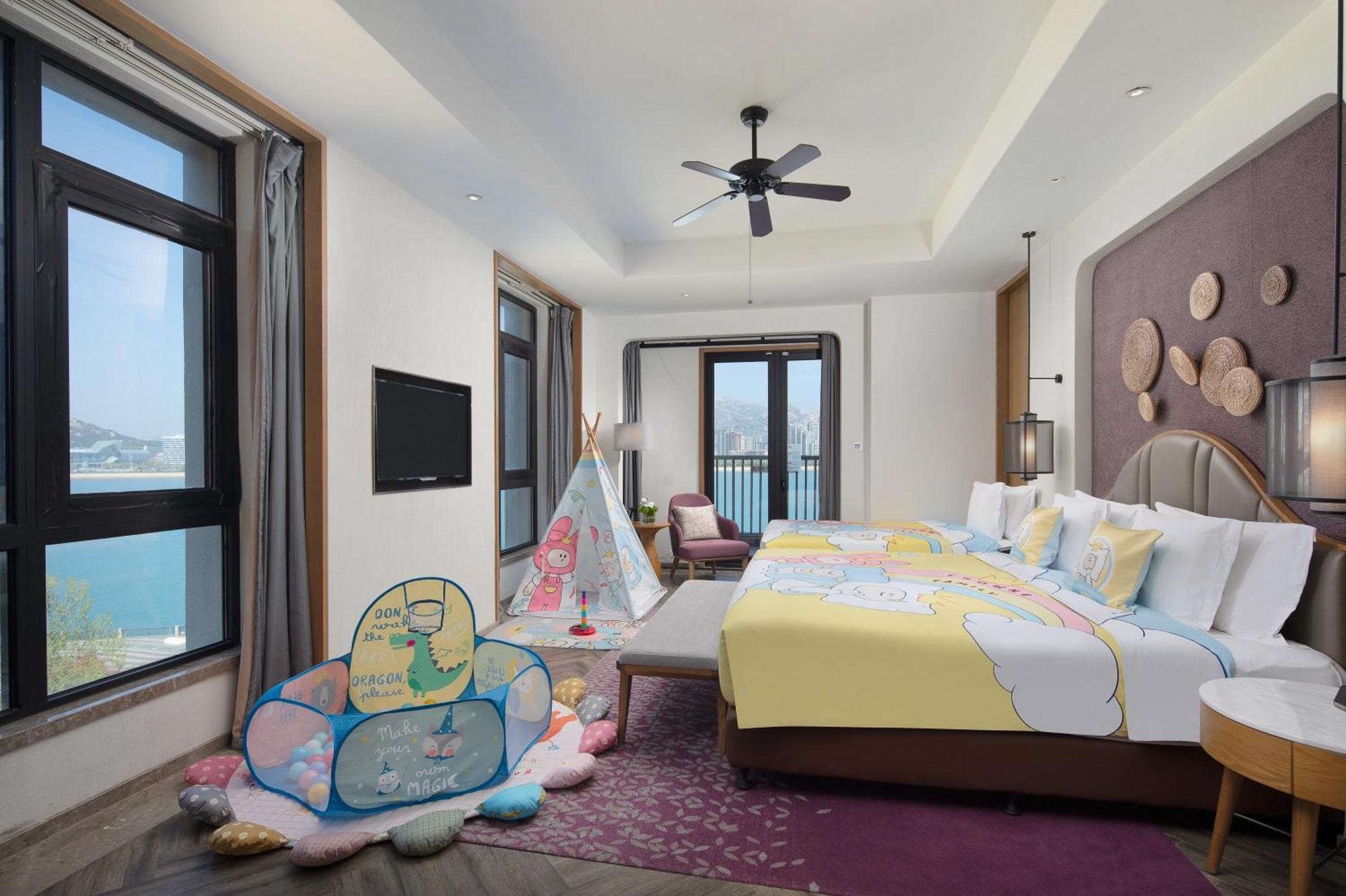 מלון Crowne Plaza Qingdaoorientalmoviemetropolis By Ihg מראה חיצוני תמונה